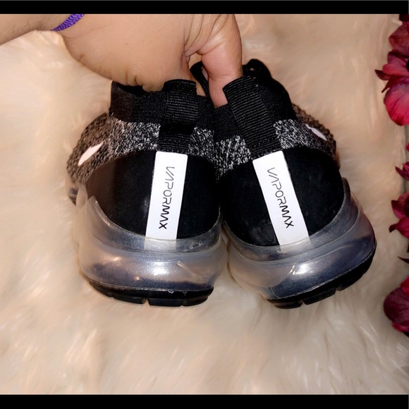 NIKE Vapormax Flyknit Black and White Sneaker - Picture 8 of 8